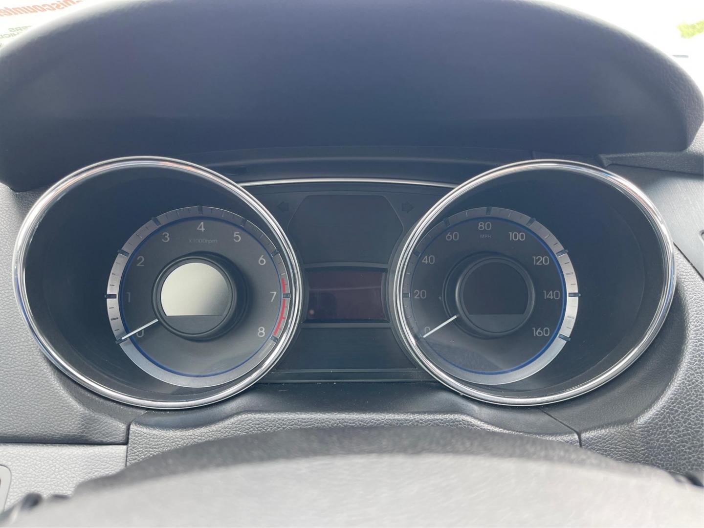 2013 Hyundai Sonata GLS (5NPEB4AC5DH) with an 2.4L I-4 gasoline direct injection engine, located at 880 E. National Road, Vandalia, OH, 45377, (937) 908-9800, 39.891918, -84.183594 - 2013 Hyundai Sonata GLS - Photo#13