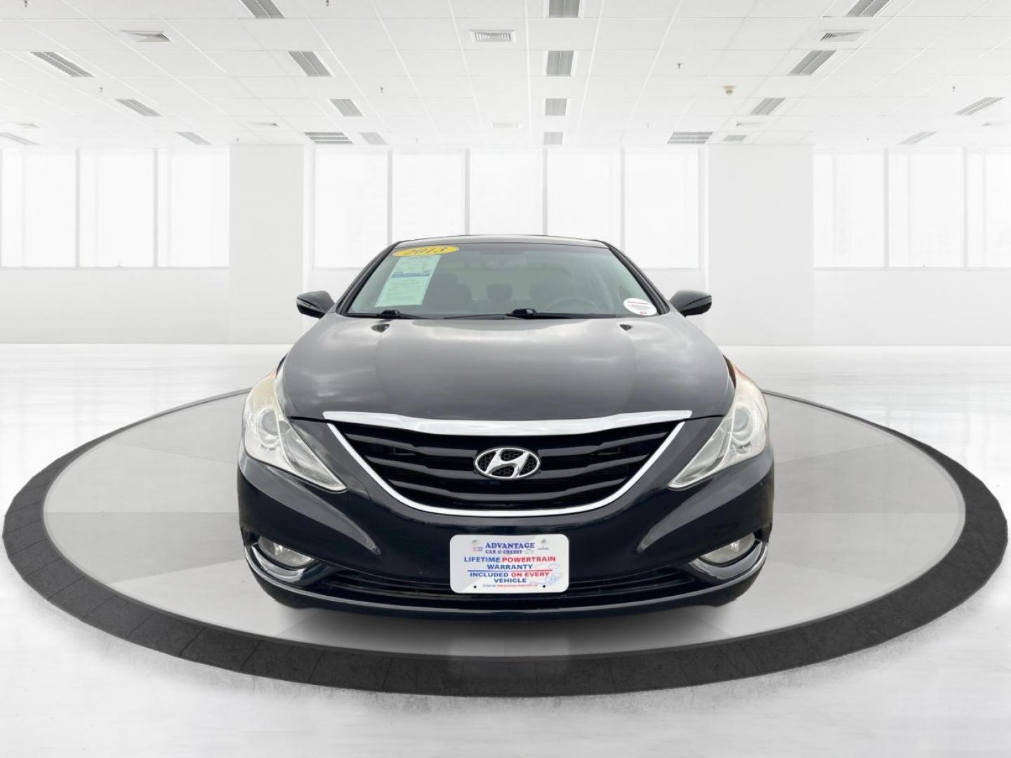 2013 Hyundai Sonata GLS (5NPEB4AC5DH) with an 2.4L I-4 gasoline direct injection engine, located at 880 E. National Road, Vandalia, OH, 45377, (937) 908-9800, 39.891918, -84.183594 - 2013 Hyundai Sonata GLS - Photo#6