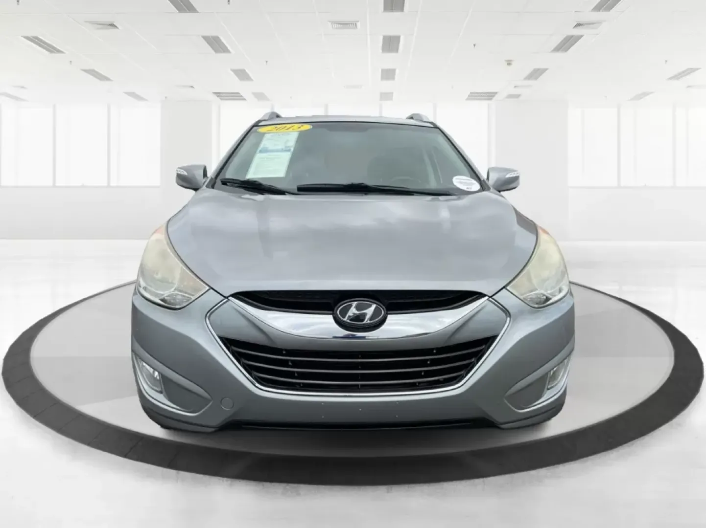 2013 Hyundai Tucson Limited (KM8JUCAC4DU) with an Other engine, located at 1230 East Main St, Xenia, OH, 45385, (937) 908-9800, 39.688026, -83.910172 - **Discover Your New Adventure Vehicle: 2013 Hyundai Tucson Limited at Advantage Car and Credit!** <br /> <br /> Are you searching for the perfect SUV that combines style, comfort, and versatility? Look no further than this striking 2013 Hyundai Tucson Limited, located right here at Advantage Car an - Photo#5