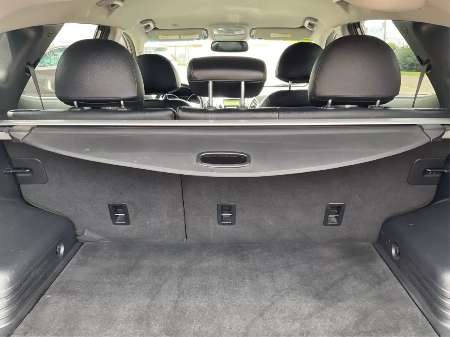 2013 Hyundai Tucson Limited (KM8JUCAC4DU) with an Other engine, located at 1230 East Main St, Xenia, OH, 45385, (937) 908-9800, 39.688026, -83.910172 - **Discover Your New Adventure Vehicle: 2013 Hyundai Tucson Limited at Advantage Car and Credit!** <br /> <br /> Are you searching for the perfect SUV that combines style, comfort, and versatility? Look no further than this striking 2013 Hyundai Tucson Limited, located right here at Advantage Car an - Photo#10