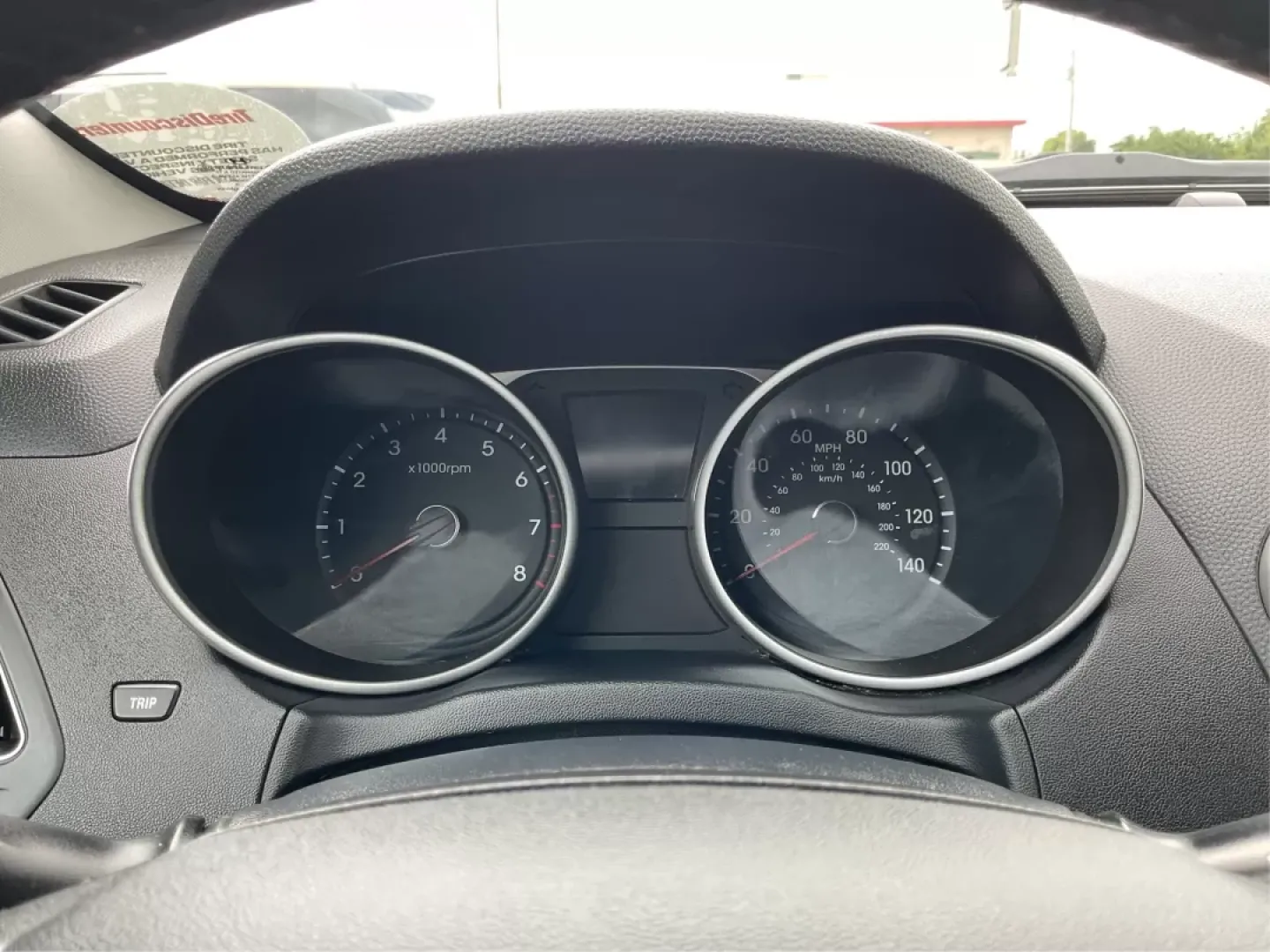 2013 Hyundai Tucson Limited (KM8JUCAC4DU) with an Other engine, located at 1230 East Main St, Xenia, OH, 45385, (937) 908-9800, 39.688026, -83.910172 - **Discover Your New Adventure Vehicle: 2013 Hyundai Tucson Limited at Advantage Car and Credit!** <br /> <br /> Are you searching for the perfect SUV that combines style, comfort, and versatility? Look no further than this striking 2013 Hyundai Tucson Limited, located right here at Advantage Car an - Photo#13