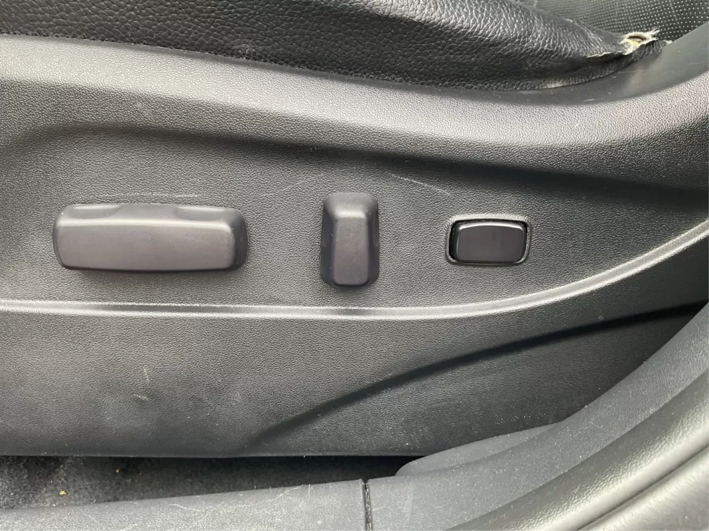 2013 Hyundai Tucson Limited (KM8JUCAC4DU) with an Other engine, located at 1230 East Main St, Xenia, OH, 45385, (937) 908-9800, 39.688026, -83.910172 - **Discover Your New Adventure Vehicle: 2013 Hyundai Tucson Limited at Advantage Car and Credit!** <br /> <br /> Are you searching for the perfect SUV that combines style, comfort, and versatility? Look no further than this striking 2013 Hyundai Tucson Limited, located right here at Advantage Car an - Photo#15