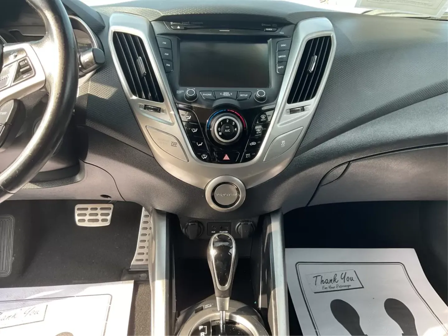 2013 Hyundai Veloster Base w/Black (KMHTC6ADXDU) with an 1.6L I-4 gasoline direct injection engine, located at 1230 East Main St, Xenia, OH, 45385, (937) 908-9800, 39.688026, -83.910172 - **Unleash Your Weekend Adventures with the 2013 Hyundai Veloster!** <br /> <br /> Are you searching for a vehicle that combines style, performance, and practicality? Look no further than the 2013 Hyundai Veloster, available now at Advantage Car and Credit in Fairborn, OH. This hatchback is not just - Photo#11