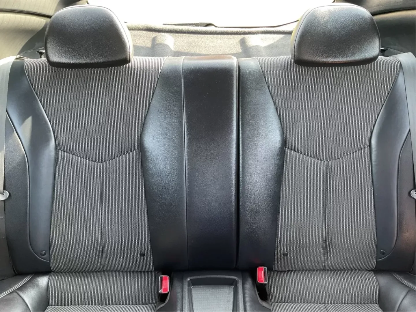 2013 Hyundai Veloster Base w/Black (KMHTC6ADXDU) with an 1.6L I-4 gasoline direct injection engine, located at 1230 East Main St, Xenia, OH, 45385, (937) 908-9800, 39.688026, -83.910172 - **Unleash Your Weekend Adventures with the 2013 Hyundai Veloster!** <br /> <br /> Are you searching for a vehicle that combines style, performance, and practicality? Look no further than the 2013 Hyundai Veloster, available now at Advantage Car and Credit in Fairborn, OH. This hatchback is not just - Photo#12
