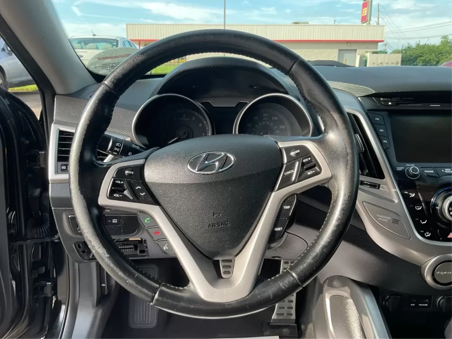 2013 Hyundai Veloster Base w/Black (KMHTC6ADXDU) with an 1.6L I-4 gasoline direct injection engine, located at 1230 East Main St, Xenia, OH, 45385, (937) 908-9800, 39.688026, -83.910172 - **Unleash Your Weekend Adventures with the 2013 Hyundai Veloster!** <br /> <br /> Are you searching for a vehicle that combines style, performance, and practicality? Look no further than the 2013 Hyundai Veloster, available now at Advantage Car and Credit in Fairborn, OH. This hatchback is not just - Photo#14