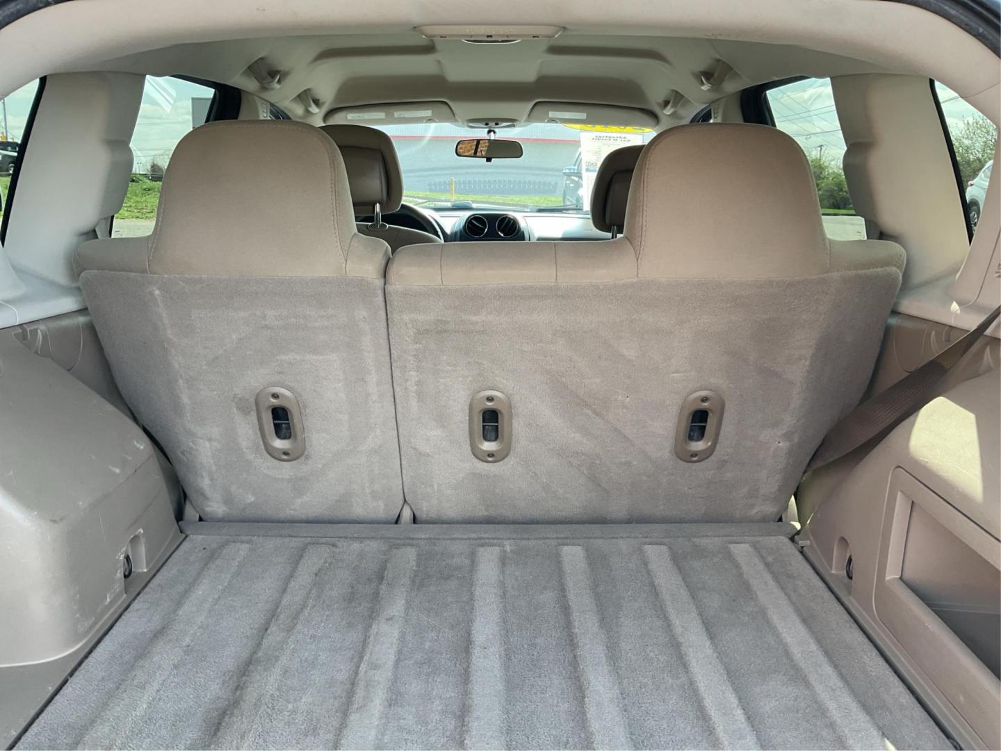 2013 Jeep Compass Latitude (1C4NJDEB6DD) with an 2.4L I-4 DOHC engine, located at 1184 Kauffman Ave, Fairborn, OH, 45324, (937) 908-9800, 39.807072, -84.030914 - 2013 Jeep Compass Latitude - Photo#10