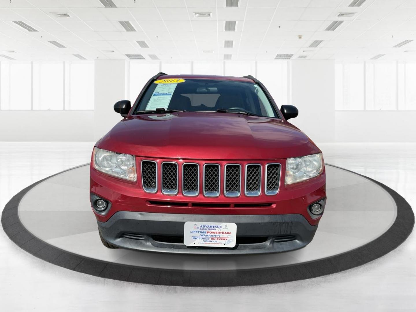 2013 Jeep Compass Latitude (1C4NJDEB6DD) with an 2.4L I-4 DOHC engine, located at 1184 Kauffman Ave, Fairborn, OH, 45324, (937) 908-9800, 39.807072, -84.030914 - 2013 Jeep Compass Latitude - Photo#5