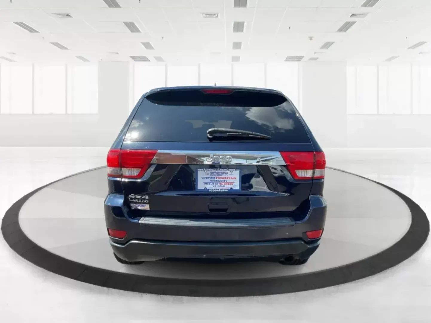 2013 Jeep Grand Cherokee Laredo (1C4RJFAG7DC) with an Other engine, located at 1951 S Dayton Lakeview Rd., New Carlisle, OH, 45344, (937) 908-9800, 39.890999, -84.050255 - **Unleash Adventure with the 2013 Jeep Grand Cherokee Laredo Your Perfect SUV Awaits!**<br /> <br /> Are you ready to elevate your lifestyle and embrace thrilling weekend adventures? The 2013 Jeep Grand Cherokee Laredo, available at Advantage Car and Credit in Fairborn, OH, is the ideal vehicle for - Photo#3