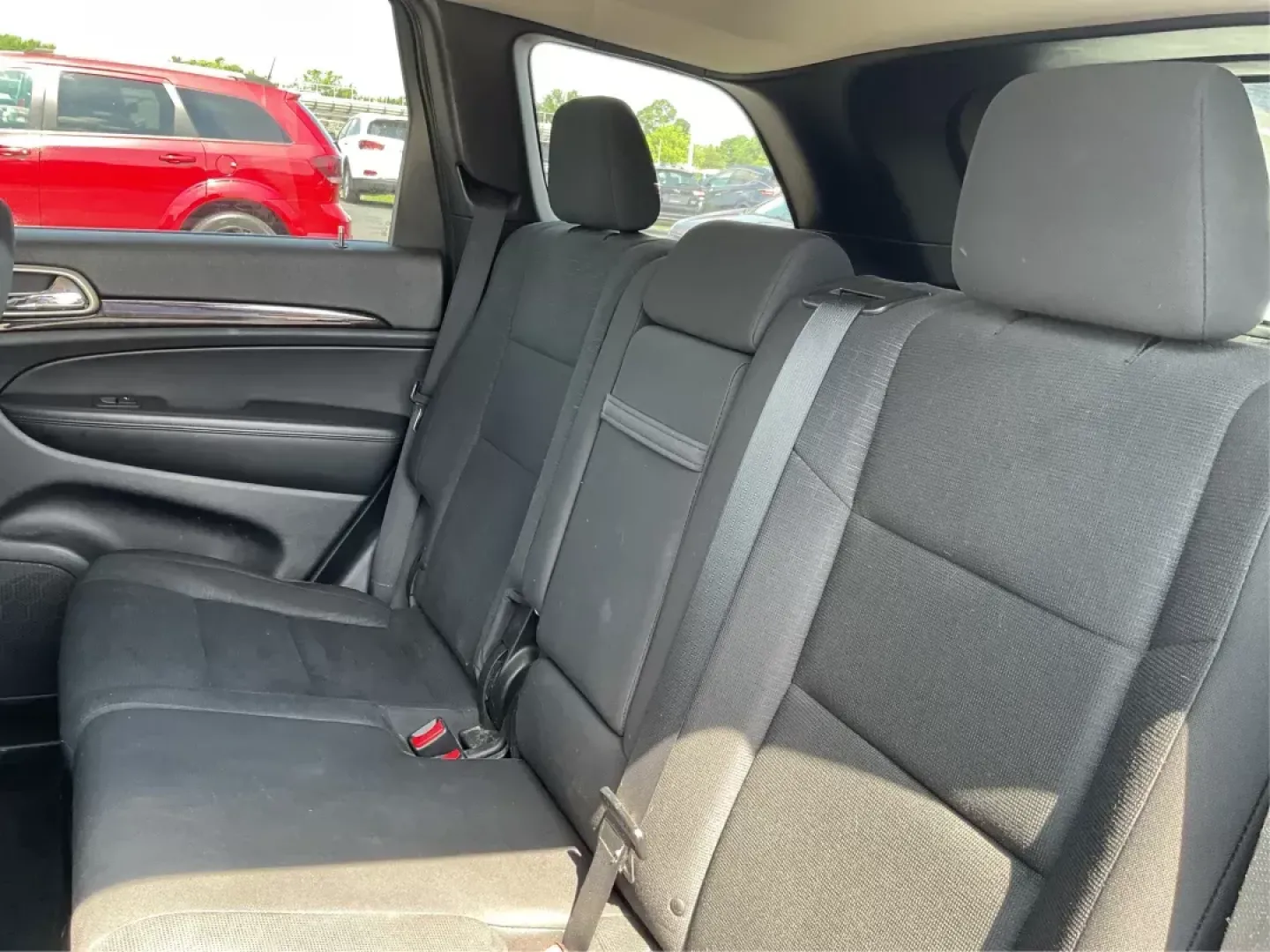 2013 Jeep Grand Cherokee Laredo (1C4RJFAG7DC) with an Other engine, located at 1951 S Dayton Lakeview Rd., New Carlisle, OH, 45344, (937) 908-9800, 39.890999, -84.050255 - **Unleash Adventure with the 2013 Jeep Grand Cherokee Laredo Your Perfect SUV Awaits!**<br /> <br /> Are you ready to elevate your lifestyle and embrace thrilling weekend adventures? The 2013 Jeep Grand Cherokee Laredo, available at Advantage Car and Credit in Fairborn, OH, is the ideal vehicle for - Photo#9