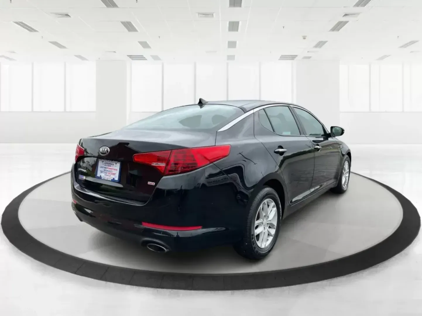 2013 Kia Optima LX (5XXGM4A72DG) with an 2.4L I-4 gasoline direct injection engine, located at 401 Woodman Dr, Riverside, OH, 45431, (937) 908-9800, 39.760899, -84.123421 - **Unlock Adventure with the 2013 Kia Optima LX at Advantage Car and Credit!**<br /> <br /> Are you searching for a reliable sedan that seamlessly combines comfort, style, and affordability? Look no further! The 2013 Kia Optima LX is the perfect vehicle for budget-conscious buyers, offering a great b - Photo#1