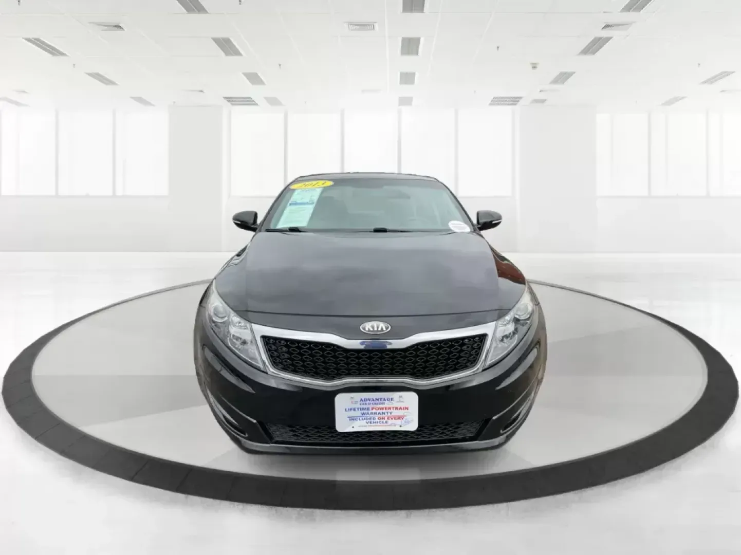 2013 Kia Optima LX (5XXGM4A72DG) with an 2.4L I-4 gasoline direct injection engine, located at 401 Woodman Dr, Riverside, OH, 45431, (937) 908-9800, 39.760899, -84.123421 - **Unlock Adventure with the 2013 Kia Optima LX at Advantage Car and Credit!**<br /> <br /> Are you searching for a reliable sedan that seamlessly combines comfort, style, and affordability? Look no further! The 2013 Kia Optima LX is the perfect vehicle for budget-conscious buyers, offering a great b - Photo#5