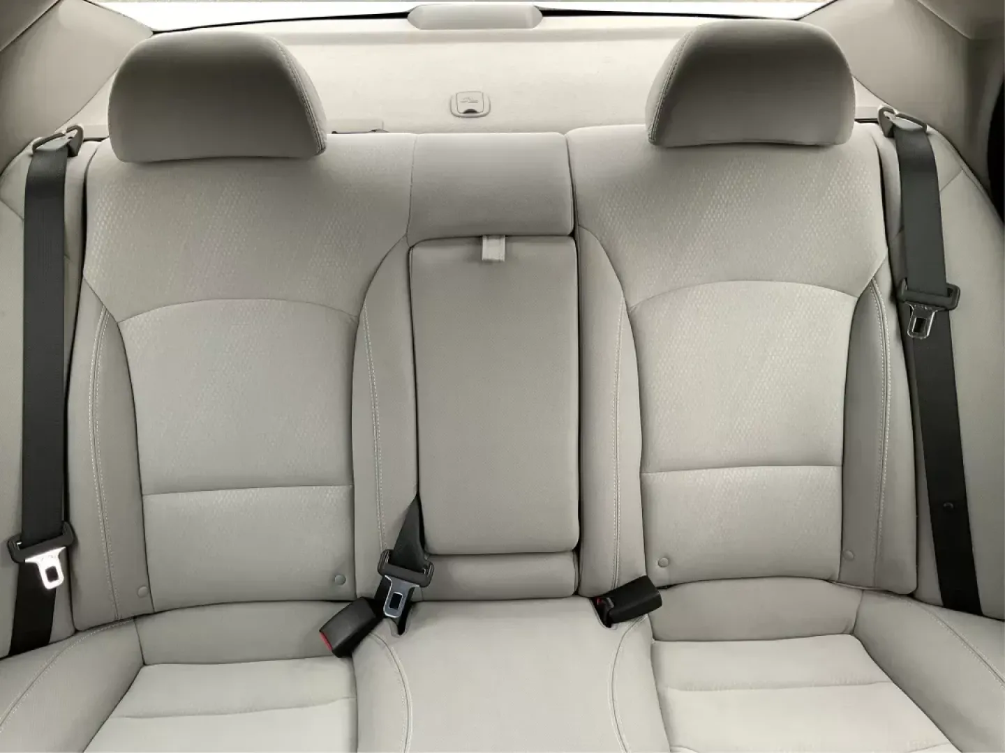 2013 Kia Optima LX (5XXGM4A72DG) with an 2.4L I-4 gasoline direct injection engine, located at 401 Woodman Dr, Riverside, OH, 45431, (937) 908-9800, 39.760899, -84.123421 - **Unlock Adventure with the 2013 Kia Optima LX at Advantage Car and Credit!**<br /> <br /> Are you searching for a reliable sedan that seamlessly combines comfort, style, and affordability? Look no further! The 2013 Kia Optima LX is the perfect vehicle for budget-conscious buyers, offering a great b - Photo#12