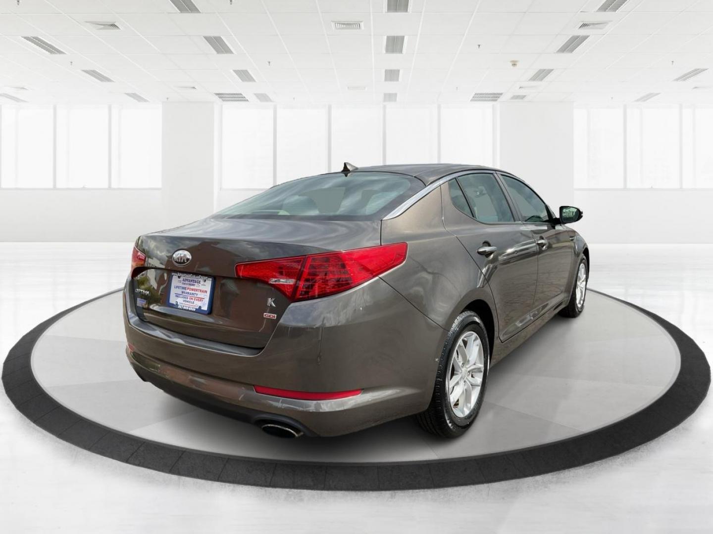 2013 Kia Optima LX (5XXGM4A71DG) with an 2.4L I-4 gasoline direct injection engine, located at 880 E. National Road, Vandalia, OH, 45377, (937) 908-9800, 39.891918, -84.183594 - 2013 Kia Optima LX - Photo#2