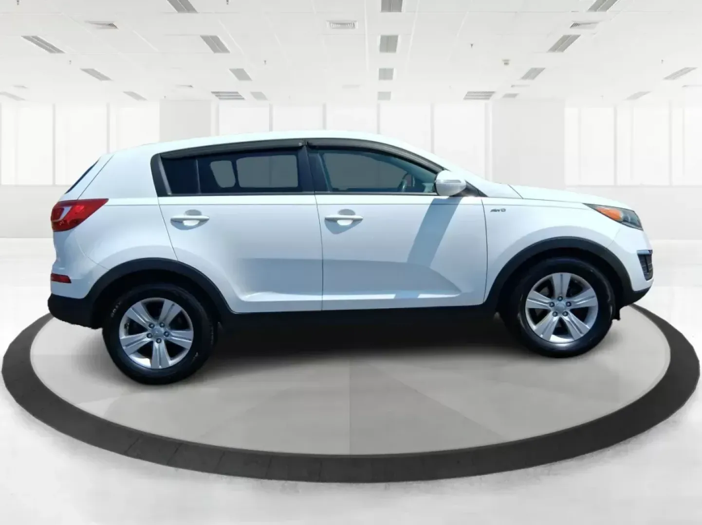 2013 Kia Sportage LX (KNDPBCA20D7) with an 2.4L I-4 DOHC engine, located at 1230 East Main St, Xenia, OH, 45385, (937) 908-9800, 39.688026, -83.910172 - **Unlock Adventure with the 2013 Kia Sportage LX Perfect for Your Next Journey!**<br /> <br /> Are you ready to elevate your lifestyle with a vehicle that combines practicality and excitement? The 2013 Kia Sportage LX, available at Advantage Car and Credit in Fairborn, OH, is your ideal partner for - Photo#1