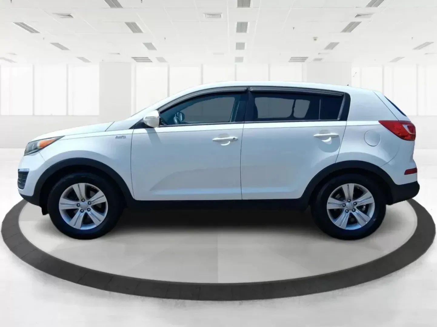 2013 Kia Sportage LX (KNDPBCA20D7) with an 2.4L I-4 DOHC engine, located at 1230 East Main St, Xenia, OH, 45385, (937) 908-9800, 39.688026, -83.910172 - **Unlock Adventure with the 2013 Kia Sportage LX Perfect for Your Next Journey!**<br /> <br /> Are you ready to elevate your lifestyle with a vehicle that combines practicality and excitement? The 2013 Kia Sportage LX, available at Advantage Car and Credit in Fairborn, OH, is your ideal partner for - Photo#5
