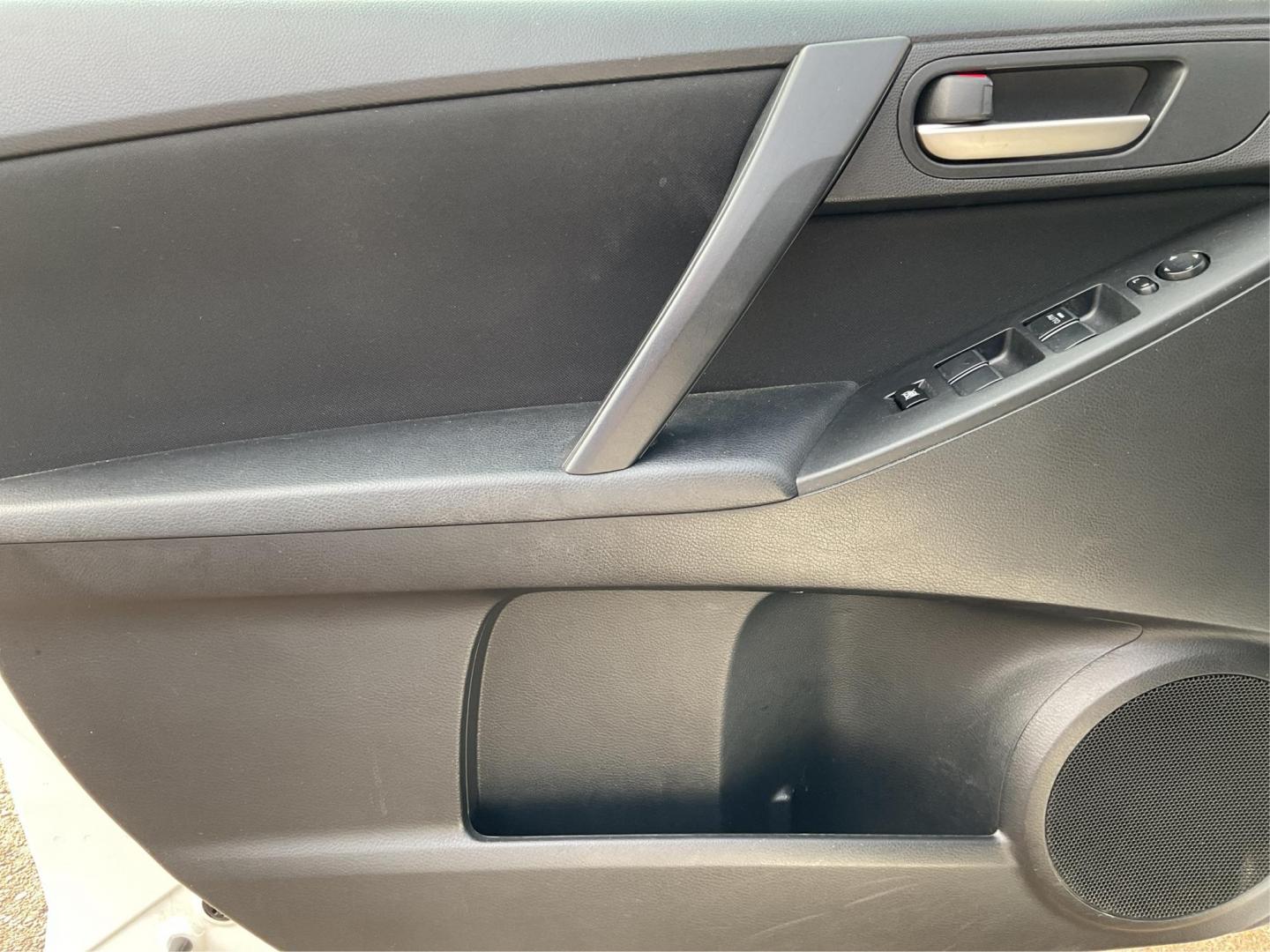 2013 Mazda Mazda3 i SV (JM1BL1TF0D1) with an 2L I-4 DOHC engine, located at 1951 S Dayton Lakeview Rd., New Carlisle, OH, 45344, (937) 908-9800, 39.890999, -84.050255 - 2013 Mazda Mazda3 i SV - Photo#16