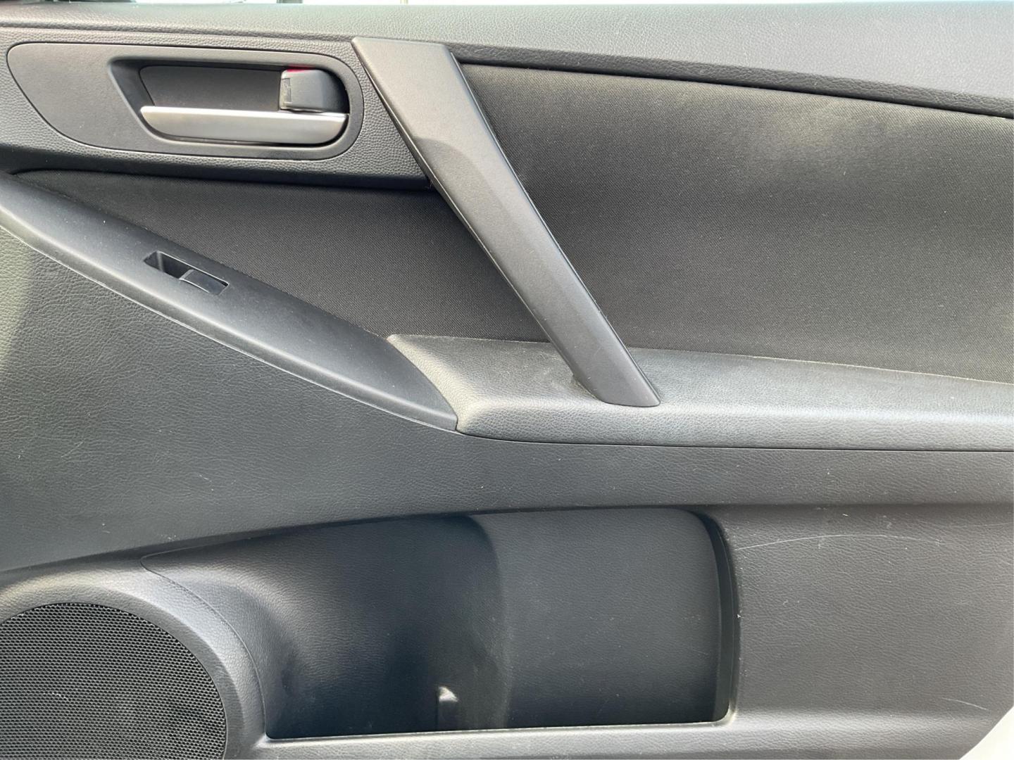 2013 Mazda Mazda3 i SV (JM1BL1TF0D1) with an 2L I-4 DOHC engine, located at 1951 S Dayton Lakeview Rd., New Carlisle, OH, 45344, (937) 908-9800, 39.890999, -84.050255 - 2013 Mazda Mazda3 i SV - Photo#17