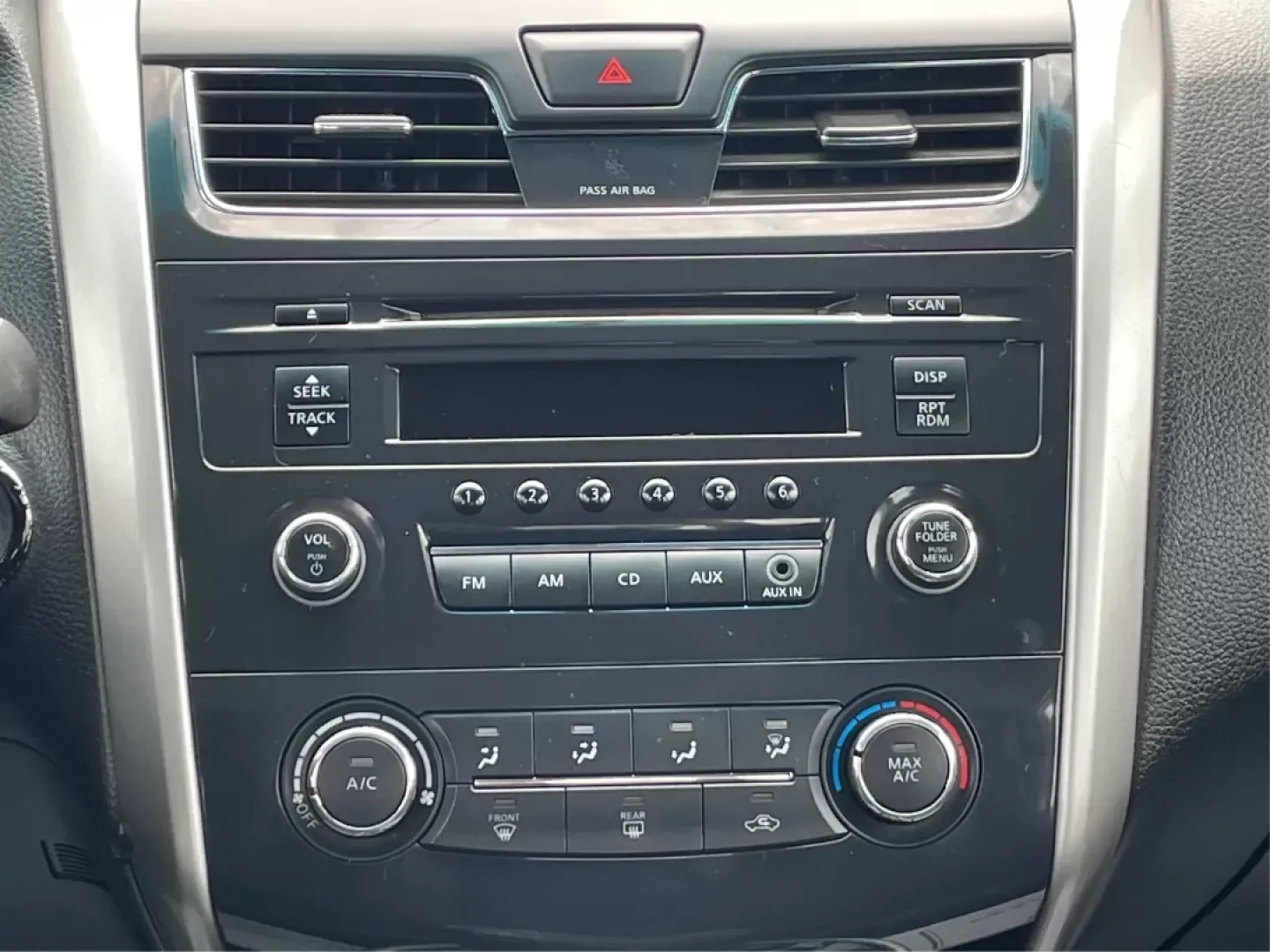 2013 Nissan Altima 2.5 S (1N4AL3APXDC) with an 2.5L I-4 DOHC engine, located at 401 Woodman Dr, Riverside, OH, 45431, (937) 908-9800, 39.760899, -84.123421 - **Experience the Ultimate Blend of Comfort and Reliability with the 2013 Nissan Altima 2.5 S Perfect for Your Lifestyle!**<br /> <br /> Are you in search of a vehicle that effortlessly balances daily commuting and weekend getaways? Look no further than this stunning 2013 Nissan Altima 2.5 S, now av - Photo#13