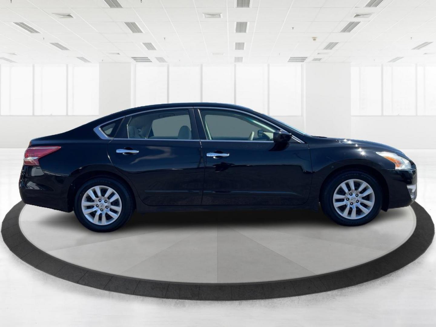2013 Nissan Altima 2.5 S (1N4AL3AP1DC) with an 2.5L I-4 DOHC engine, located at 1099 N County Rd 25A, Troy, OH, 45373, (937) 908-9800, 40.057079, -84.212883 - 2013 Nissan Altima 2.5 S - Photo#1