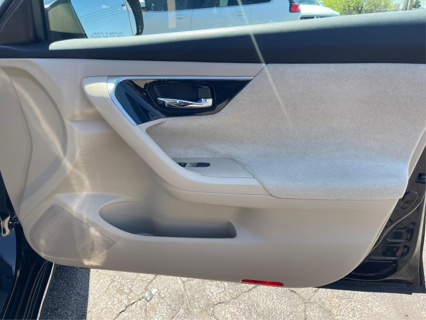 2013 Nissan Altima 2.5 S (1N4AL3AP1DC) with an 2.5L I-4 DOHC engine, located at 1099 N County Rd 25A, Troy, OH, 45373, (937) 908-9800, 40.057079, -84.212883 - 2013 Nissan Altima 2.5 S - Photo#19