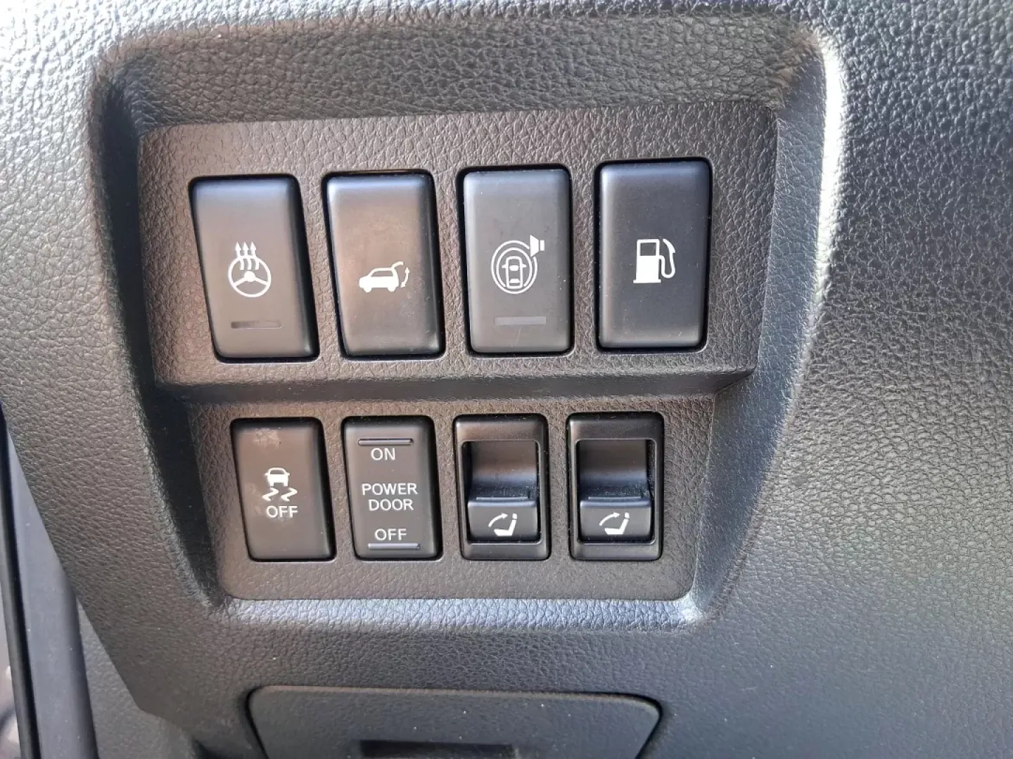 2013 Nissan Murano LE (JN8AZ1MW9DW) with an 3.5L V-6 DOHC engine, located at 8750 N County Rd 25A, Piqua, OH, 45356, (937) 908-9800, 40.164391, -84.232513 - **Experience Adventure with the 2013 Nissan Murano: Your Perfect Family Companion!**<br /> <br /> Are you ready to take your family on unforgettable road trips or enjoy weekend adventures with friends? The 2013 Nissan Murano LE is designed for those who seek both style and functionality. This mid-si - Photo#17