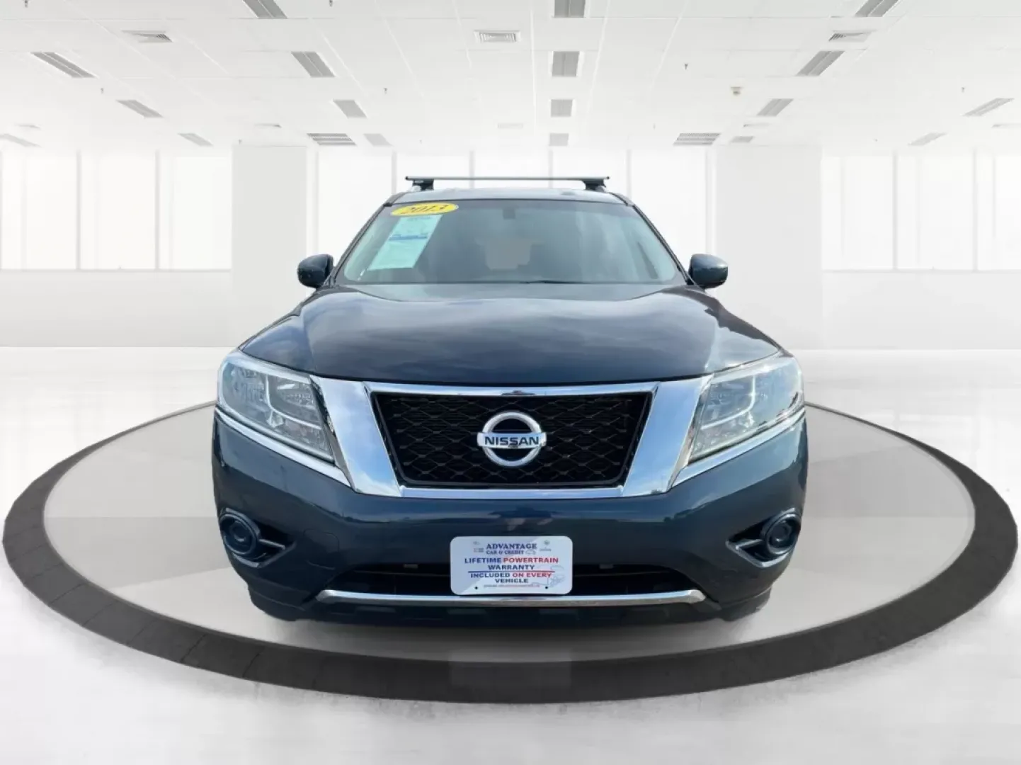 2013 Nissan Pathfinder SV (5N1AR2MM5DC) with an 3.5L V-6 DOHC engine, located at 1230 East Main St, Xenia, OH, 45385, (937) 908-9800, 39.688026, -83.910172 - **Adventure Awaits in the 2013 Nissan Pathfinder SV Your Perfect Family SUV!**<br /> <br /> Are you ready to elevate your family adventures to the next level? Whether it's a weekend getaway or the daily school run, the 2013 Nissan Pathfinder SV, available at Advantage Car and Credit in Fairborn, OH - Photo#6