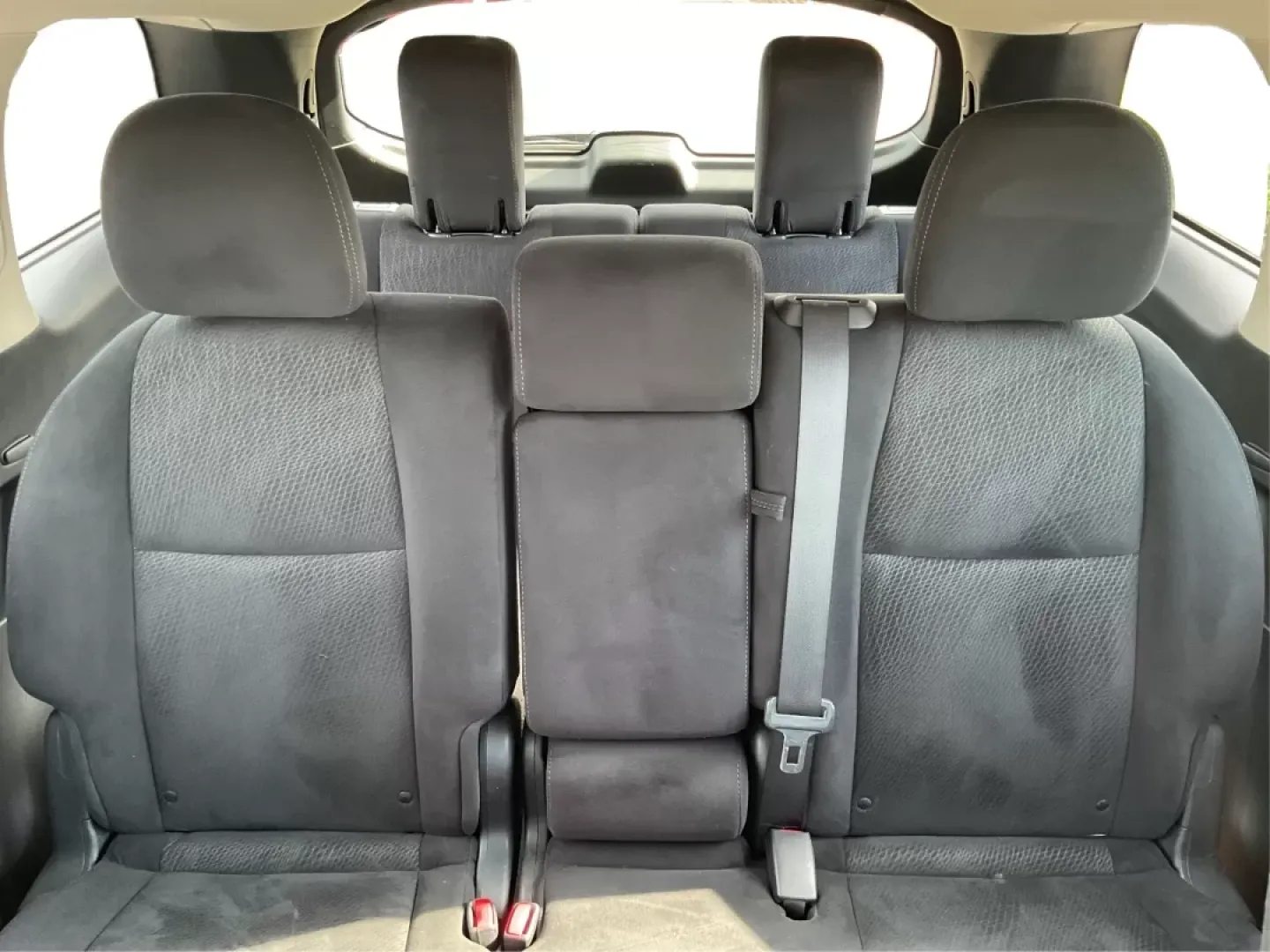 2013 Nissan Pathfinder SV (5N1AR2MM5DC) with an 3.5L V-6 DOHC engine, located at 1230 East Main St, Xenia, OH, 45385, (937) 908-9800, 39.688026, -83.910172 - **Adventure Awaits in the 2013 Nissan Pathfinder SV Your Perfect Family SUV!**<br /> <br /> Are you ready to elevate your family adventures to the next level? Whether it's a weekend getaway or the daily school run, the 2013 Nissan Pathfinder SV, available at Advantage Car and Credit in Fairborn, OH - Photo#14