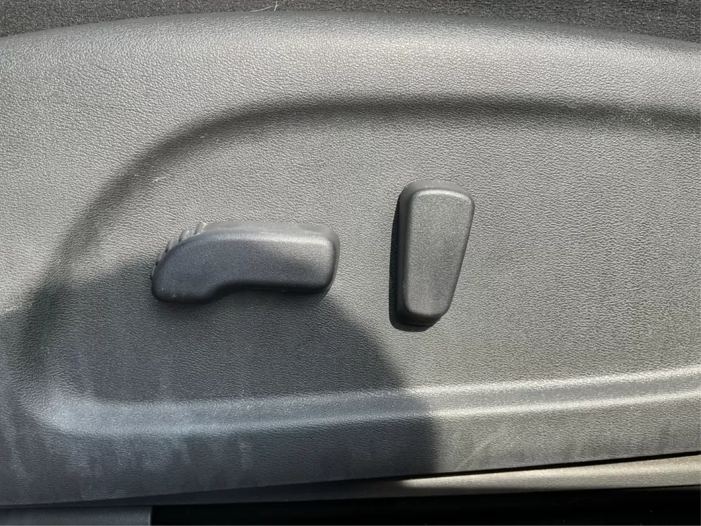 2013 Nissan Pathfinder SV (5N1AR2MM5DC) with an 3.5L V-6 DOHC engine, located at 1230 East Main St, Xenia, OH, 45385, (937) 908-9800, 39.688026, -83.910172 - **Adventure Awaits in the 2013 Nissan Pathfinder SV Your Perfect Family SUV!**<br /> <br /> Are you ready to elevate your family adventures to the next level? Whether it's a weekend getaway or the daily school run, the 2013 Nissan Pathfinder SV, available at Advantage Car and Credit in Fairborn, OH - Photo#17