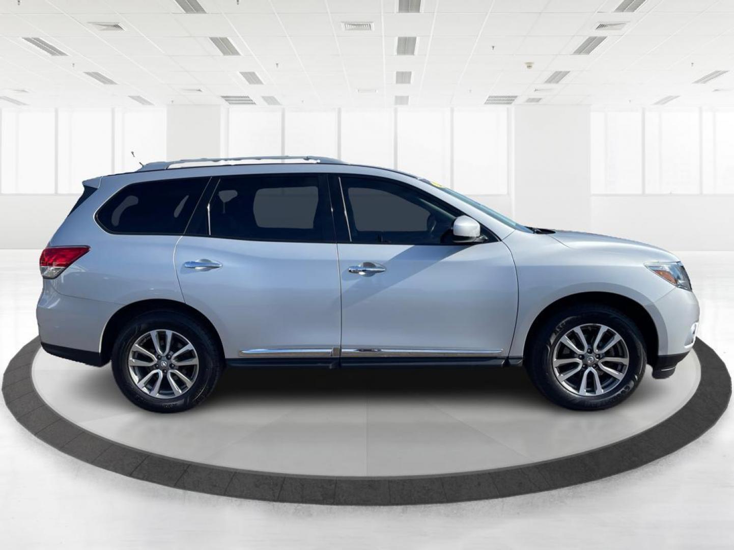 2013 Nissan Pathfinder SL (5N1AR2MM1DC) with an Other engine, located at 1184 Kauffman Ave, Fairborn, OH, 45324, (937) 908-9800, 39.807072, -84.030914 - Third Row - Photo#1