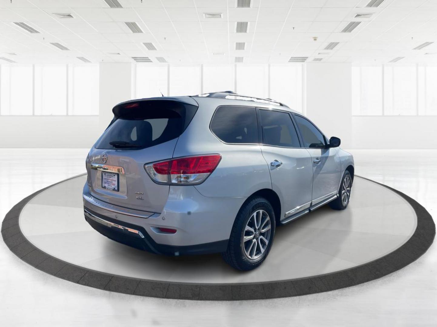 2013 Nissan Pathfinder SL (5N1AR2MM1DC) with an Other engine, located at 1184 Kauffman Ave, Fairborn, OH, 45324, (937) 908-9800, 39.807072, -84.030914 - Third Row - Photo#2