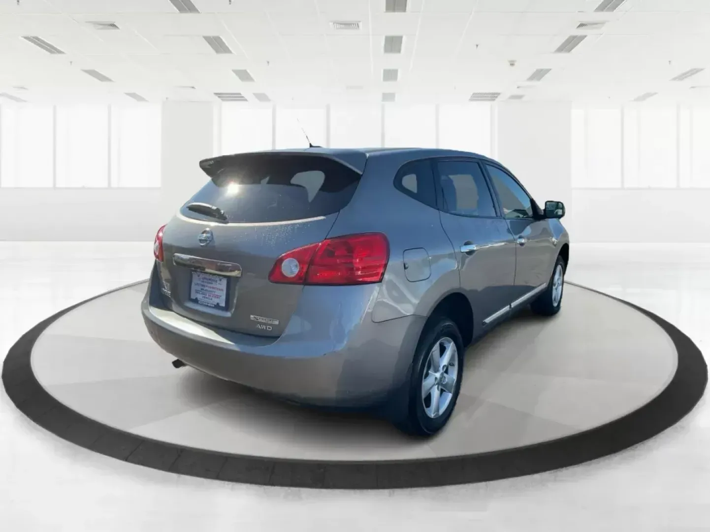 2013 Nissan Rogue S (JN8AS5MV4DW) with an 2.5L I-4 DOHC engine, located at 401 Woodman Dr, Riverside, OH, 45431, (937) 908-9800, 39.760899, -84.123421 - One Owner - Photo#2
