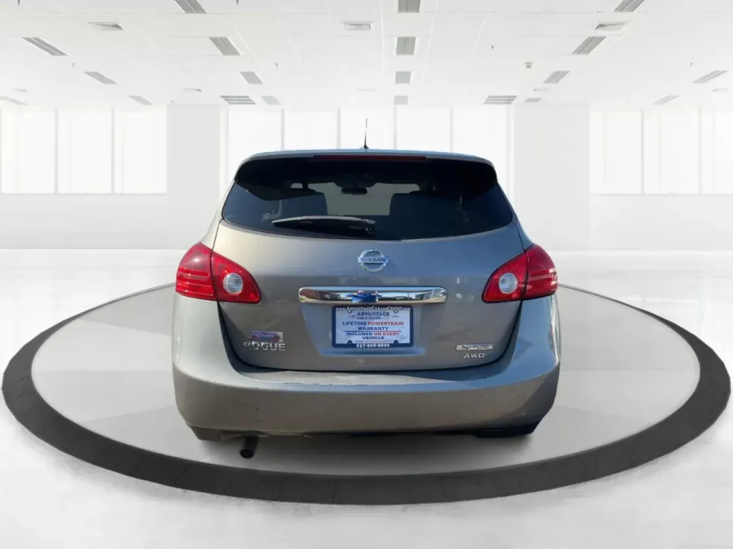 2013 Nissan Rogue S (JN8AS5MV4DW) with an 2.5L I-4 DOHC engine, located at 401 Woodman Dr, Riverside, OH, 45431, (937) 908-9800, 39.760899, -84.123421 - One Owner - Photo#3