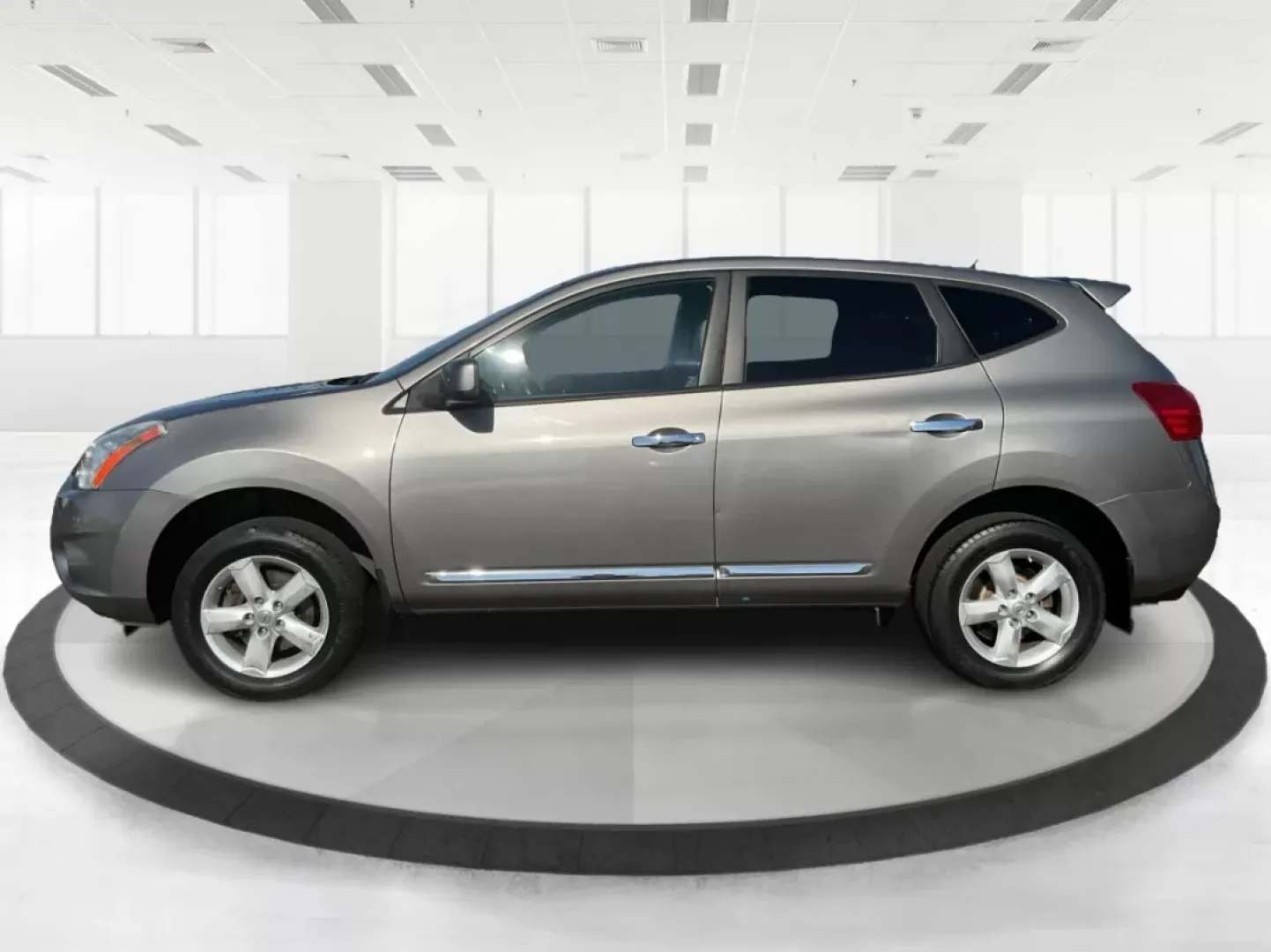 2013 Nissan Rogue S (JN8AS5MV4DW) with an 2.5L I-4 DOHC engine, located at 1230 East Main St, Xenia, OH, 45385, (937) 908-9800, 39.688026, -83.910172 - Are you ready to elevate your driving experience? Whether you're a growing family, a weekend adventurer, or someone who needs a reliable commuter vehicle, the 2013 Nissan Rogue is your perfect match! At Advantage Car and Credit in Fairborn, OH, we specialize in providing great vehicles with options - Photo#5