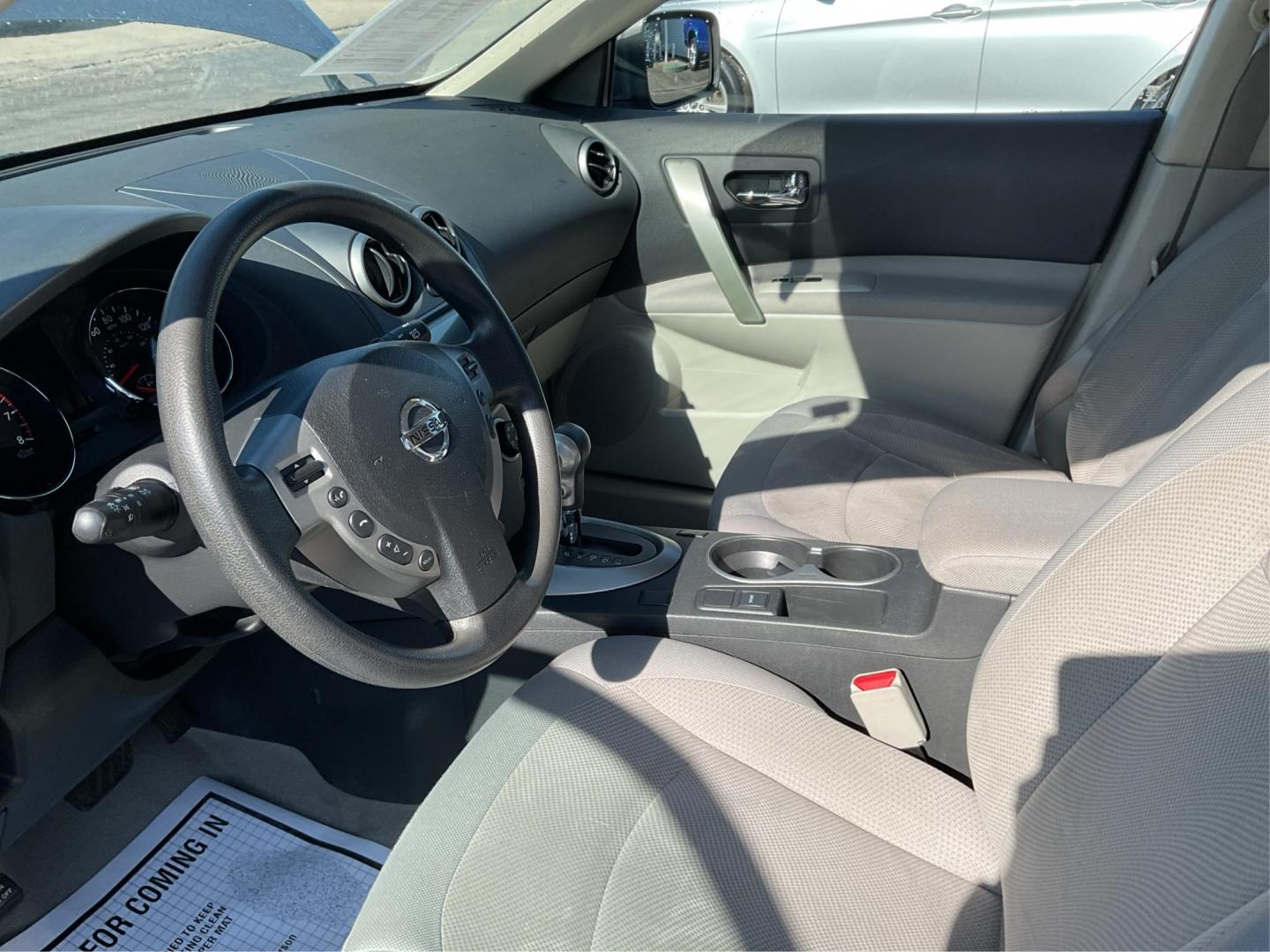 2013 Nissan Rogue S (JN8AS5MV4DW) with an 2.5L I-4 DOHC engine, located at 401 Woodman Dr, Riverside, OH, 45431, (937) 908-9800, 39.760899, -84.123421 - One Owner - Photo#8