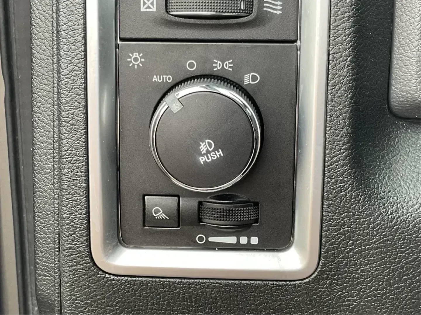 2013 Ram 1500 Big Horn (1C6RR7GT4DS) with an HEMI 5.7L V-8 variable valve control engine, located at 1951 S Dayton Lakeview Rd., New Carlisle, OH, 45344, (937) 908-9800, 39.890999, -84.050255 - 2013 Ram 1500 Big Horn - Photo#15