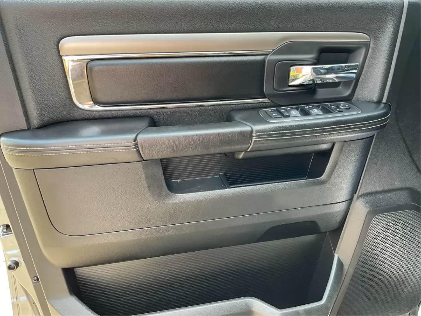 2013 Ram 1500 Sport (1C6RR7MT6DS) with an HEMI 5.7L V-8 variable valve control engine, located at 1951 S Dayton Lakeview Rd., New Carlisle, OH, 45344, (937) 908-9800, 39.890999, -84.050255 - **Unleash Your Adventurous Spirit with the 2013 Ram 1500 Sport at Advantage Car and Credit!**<br /> <br /> Are you ready to elevate your lifestyle with a powerful truck that can handle your daily commute, weekend adventures, and family outings? Look no further than the 2013 Ram 1500 Sport, available - Photo#16