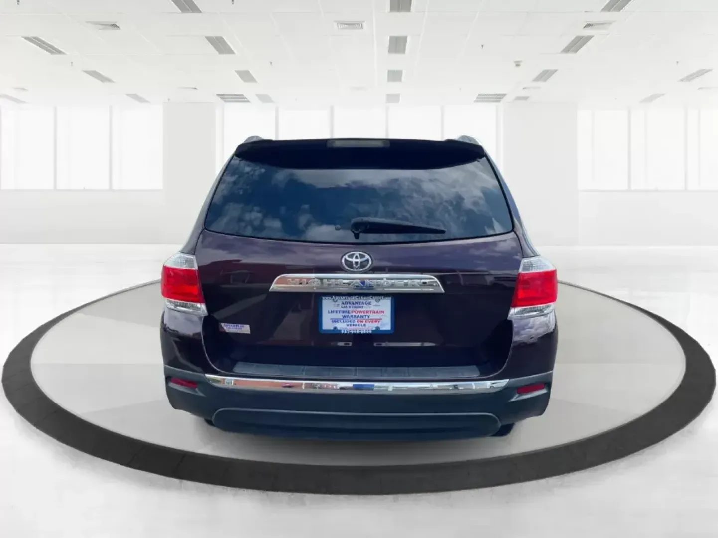 2013 Toyota Highlander SE V6 (5TDZK3EH9DS) with an 3.5L V-6 DOHC engine, located at 4508 South Dixie Dr, Moraine, OH, 45439, (937) 908-9800, 39.689976, -84.218452 - **Adventure Awaits with the 2013 Toyota Highlander SE V6 Perfect for Family Getaways and Daily Drives!**<br /> <br /> Are you ready to embrace a lifestyle of exploration and comfort? The 2013 Toyota Highlander SE V6 is your ticket to memorable family outings and enjoyable commutes alike. With its s - Photo#3