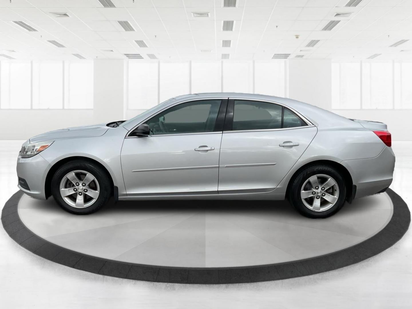 2014 Chevrolet Malibu 1LS (1G11B5SL5EU) with an ECOTEC 2.5L I-4 gasoline direct injection engine, located at 4508 South Dixie Dr, Moraine, OH, 45439, (937) 908-9800, 39.689976, -84.218452 - 2014 Chevrolet Malibu 1LS - Photo#4