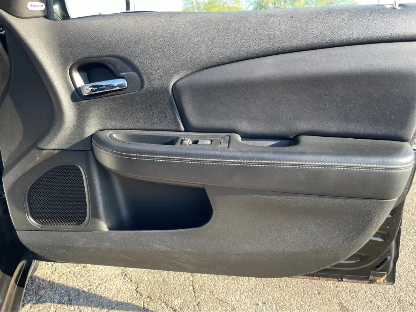 2014 Chrysler 200 Limited (1C3CCBCG6EN) with an 3.6L V6 DOHC 24V FFV engine, 6-Speed Automatic transmission, located at 1184 Kauffman Ave, Fairborn, OH, 45324, (937) 908-9800, 39.807072, -84.030914 - 2014 Chrysler 200 Limited - Photo#19