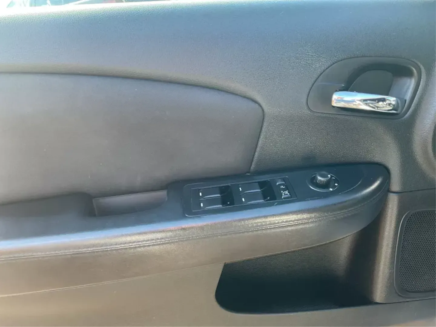 2014 Chrysler 200 LX (1C3CCBAB2EN) with an Other engine, located at 1230 East Main St, Xenia, OH, 45385, (937) 908-9800, 39.688026, -83.910172 - 2014 Chrysler 200 LX - Photo#17