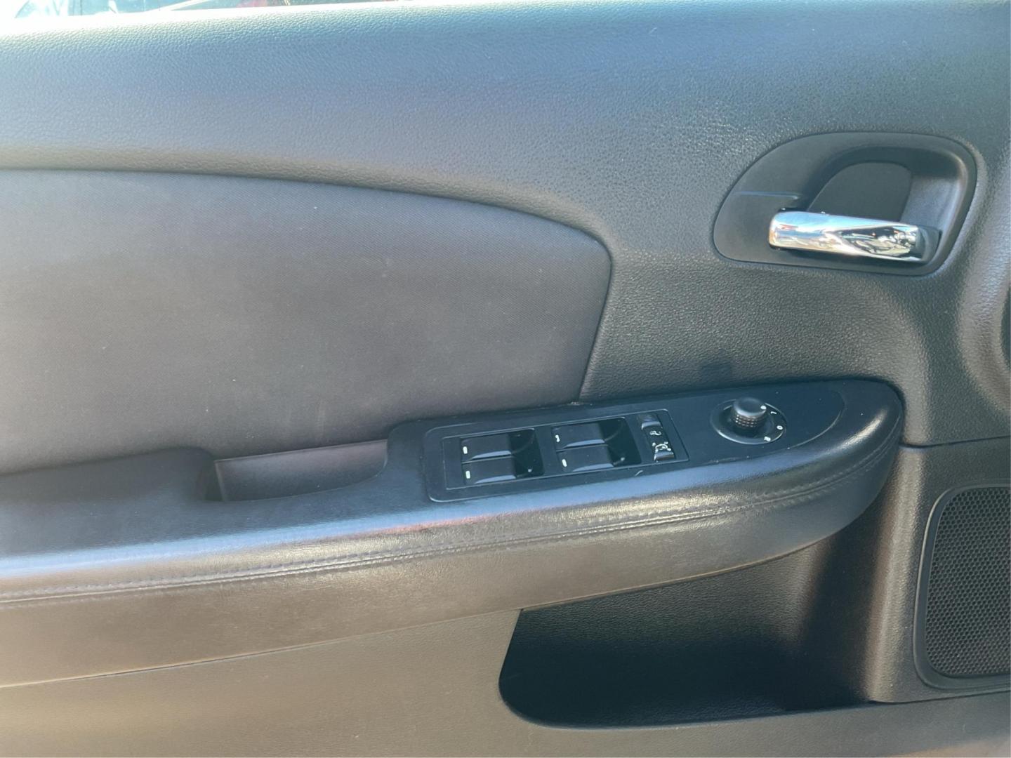 2014 Chrysler 200 LX (1C3CCBAB2EN) with an Other engine, located at 1230 East Main St, Xenia, OH, 45385, (937) 908-9800, 39.688026, -83.910172 - 2014 Chrysler 200 LX - Photo#16
