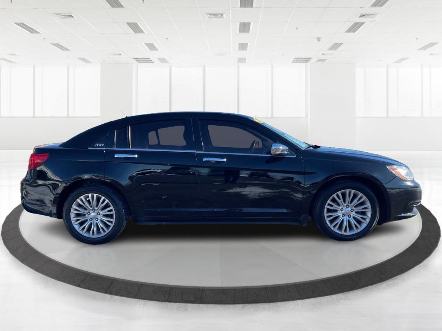 2014 Chrysler 200 Limited (1C3CCBCG0EN) with an 3.6L V6 DOHC 24V FFV engine, 6-Speed Automatic transmission, located at 880 E. National Road, Vandalia, OH, 45377, (937) 908-9800, 39.891918, -84.183594 - 2014 Chrysler 200 Limited - Photo#1