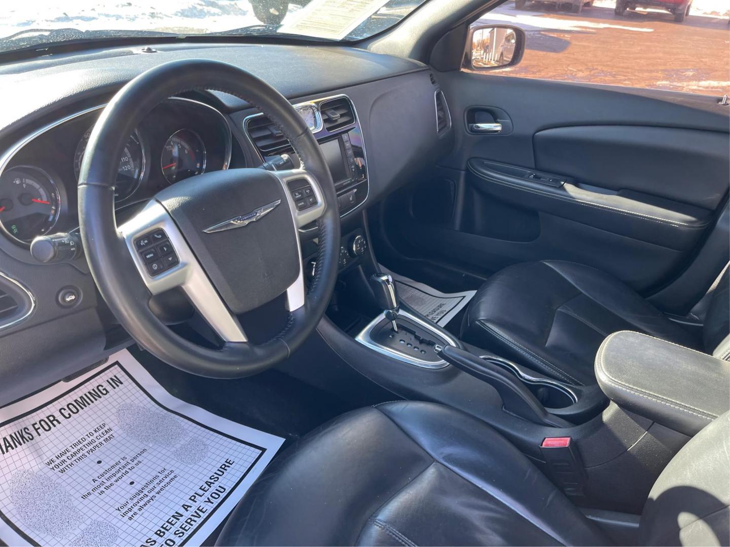 2014 Chrysler 200 Limited (1C3CCBCG0EN) with an 3.6L V6 DOHC 24V FFV engine, 6-Speed Automatic transmission, located at 880 E. National Road, Vandalia, OH, 45377, (937) 908-9800, 39.891918, -84.183594 - 2014 Chrysler 200 Limited - Photo#8