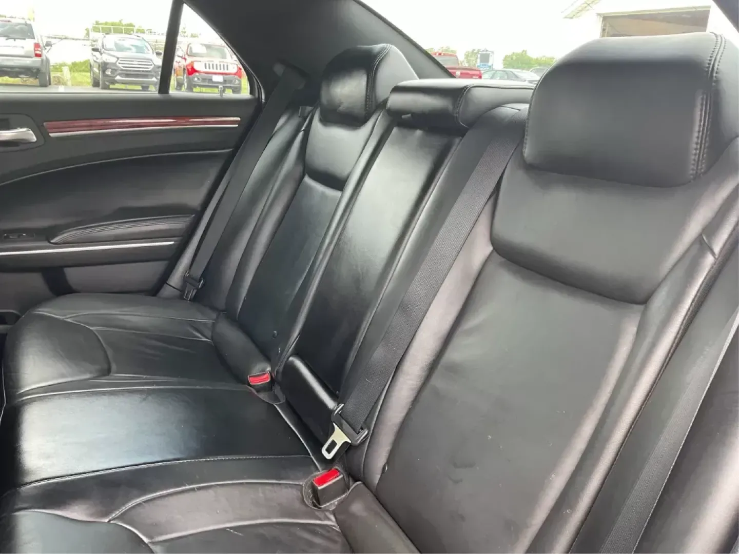 2014 Chrysler 300 Base (2C3CCARG4EH) with an Other engine, located at 1099 N County Rd 25A, Troy, OH, 45373, (937) 908-9800, 40.057079, -84.212883 - ### Discover Your Next Adventure with the 2014 Chrysler 300 at Advantage Car and Credit!<br /> <br /> Are you searching for the perfect vehicle that combines style, comfort, and reliability? Look no further! The 2014 Chrysler 300 is not just a car; it's a lifestyle choice, ideal for those looking to - Photo#9