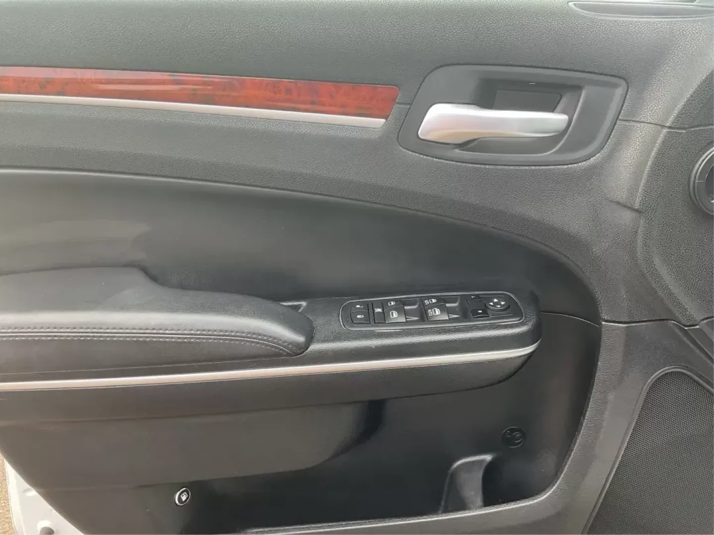 2014 Chrysler 300 Base (2C3CCARG4EH) with an Other engine, located at 1099 N County Rd 25A, Troy, OH, 45373, (937) 908-9800, 40.057079, -84.212883 - ### Discover Your Next Adventure with the 2014 Chrysler 300 at Advantage Car and Credit!<br /> <br /> Are you searching for the perfect vehicle that combines style, comfort, and reliability? Look no further! The 2014 Chrysler 300 is not just a car; it's a lifestyle choice, ideal for those looking to - Photo#18