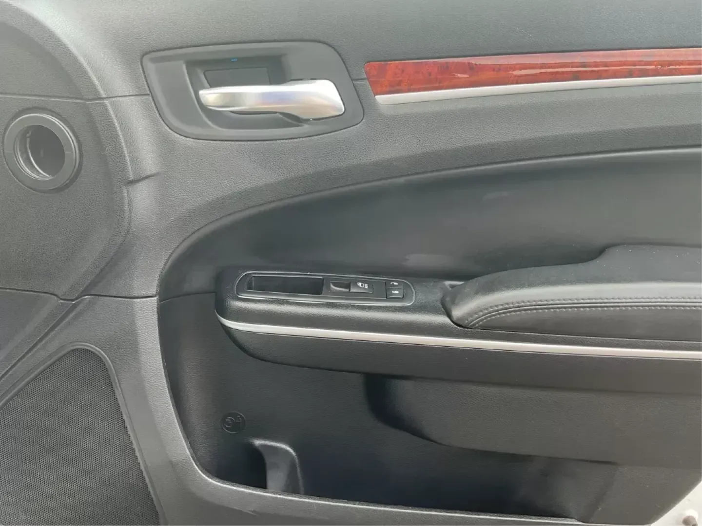 2014 Chrysler 300 Base (2C3CCARG4EH) with an Other engine, located at 1099 N County Rd 25A, Troy, OH, 45373, (937) 908-9800, 40.057079, -84.212883 - ### Discover Your Next Adventure with the 2014 Chrysler 300 at Advantage Car and Credit!<br /> <br /> Are you searching for the perfect vehicle that combines style, comfort, and reliability? Look no further! The 2014 Chrysler 300 is not just a car; it's a lifestyle choice, ideal for those looking to - Photo#19