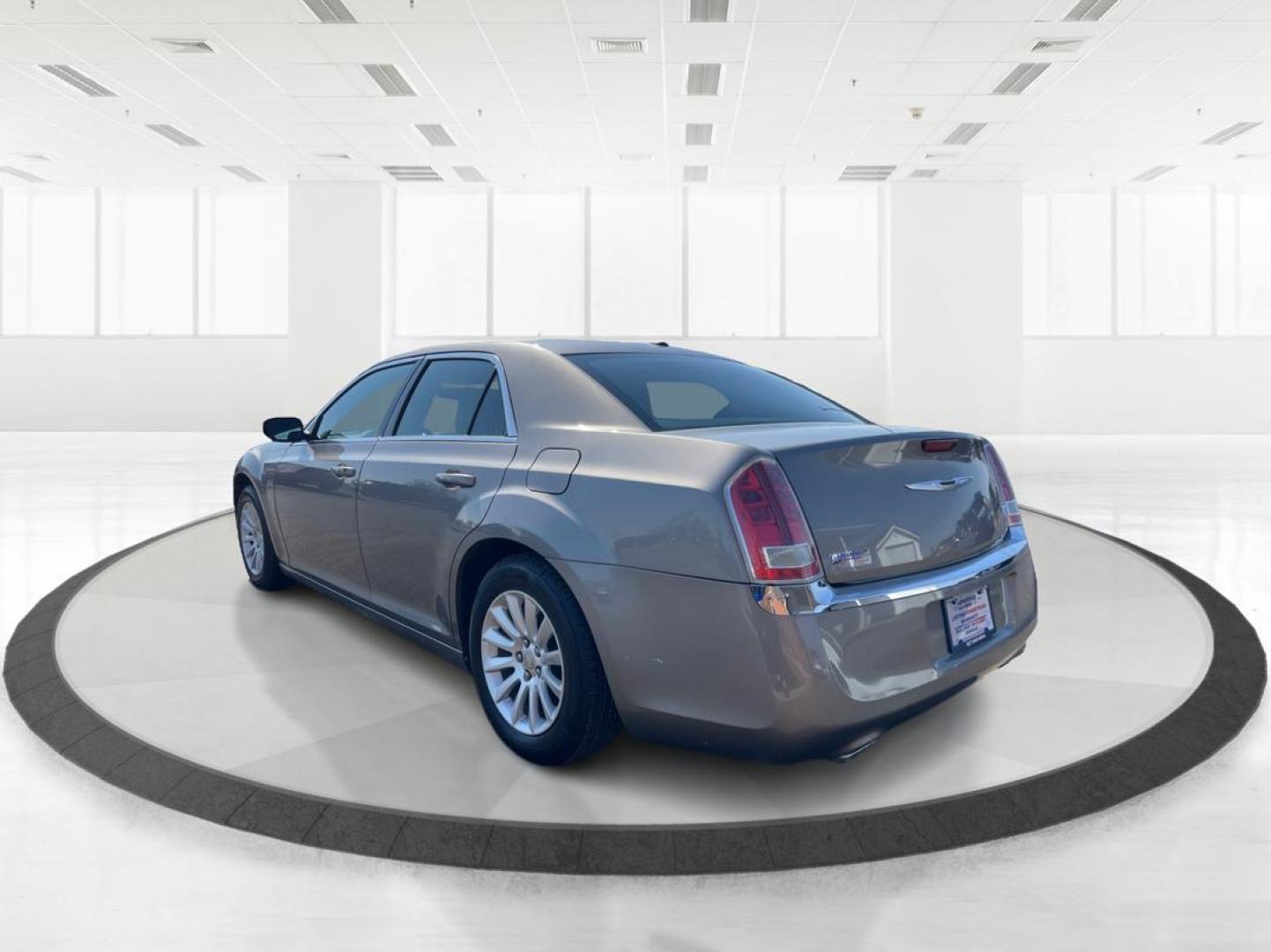 2014 Chrysler 300 RWD (2C3CCAAG8EH) with an Other engine, located at 4508 South Dixie Dr, Moraine, OH, 45439, (937) 908-9800, 39.689976, -84.218452 - 2014 Chrysler 300 RWD - Photo#4