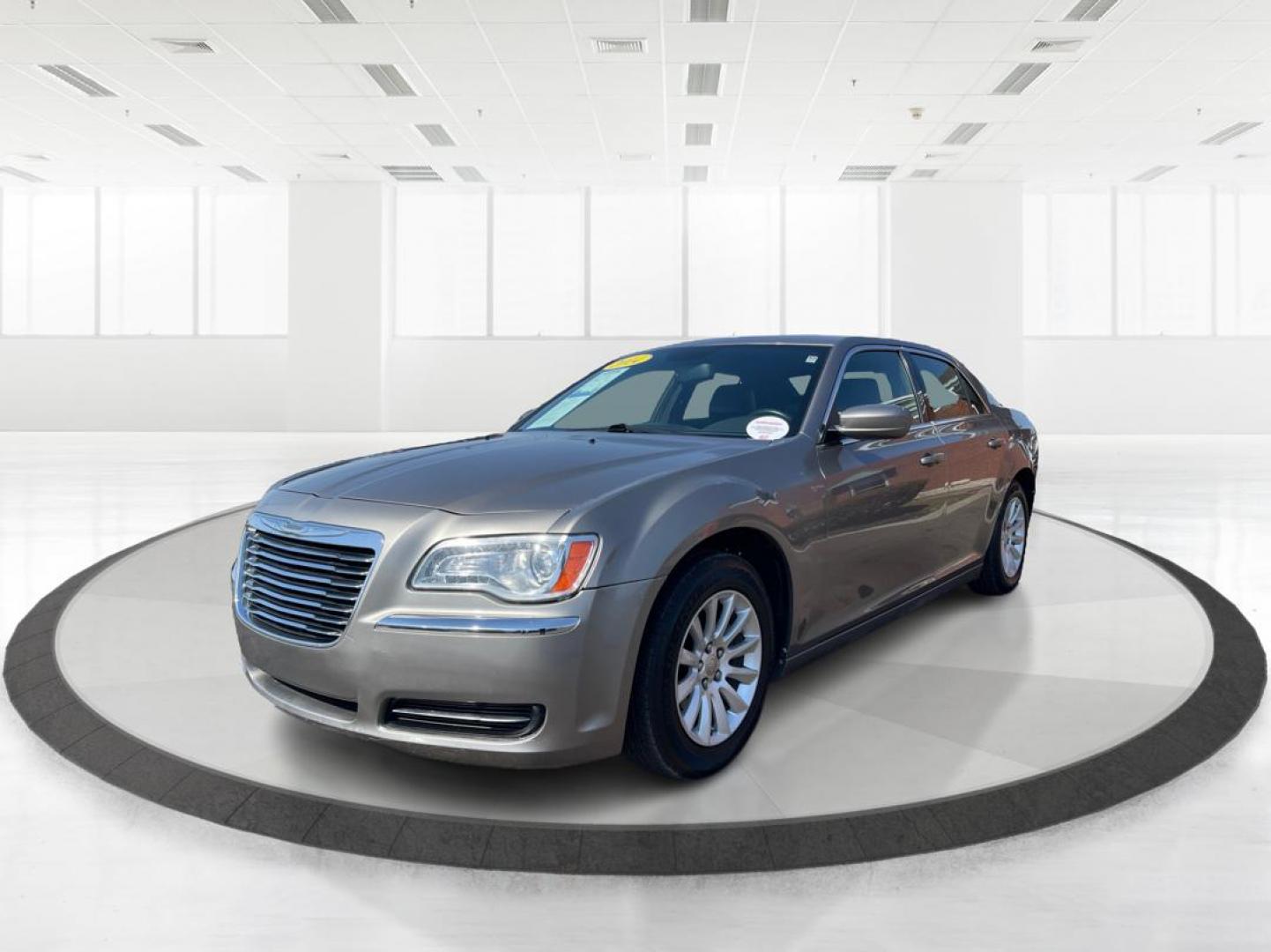 2014 Chrysler 300 RWD (2C3CCAAG8EH) with an Other engine, located at 4508 South Dixie Dr, Moraine, OH, 45439, (937) 908-9800, 39.689976, -84.218452 - 2014 Chrysler 300 RWD - Photo#7