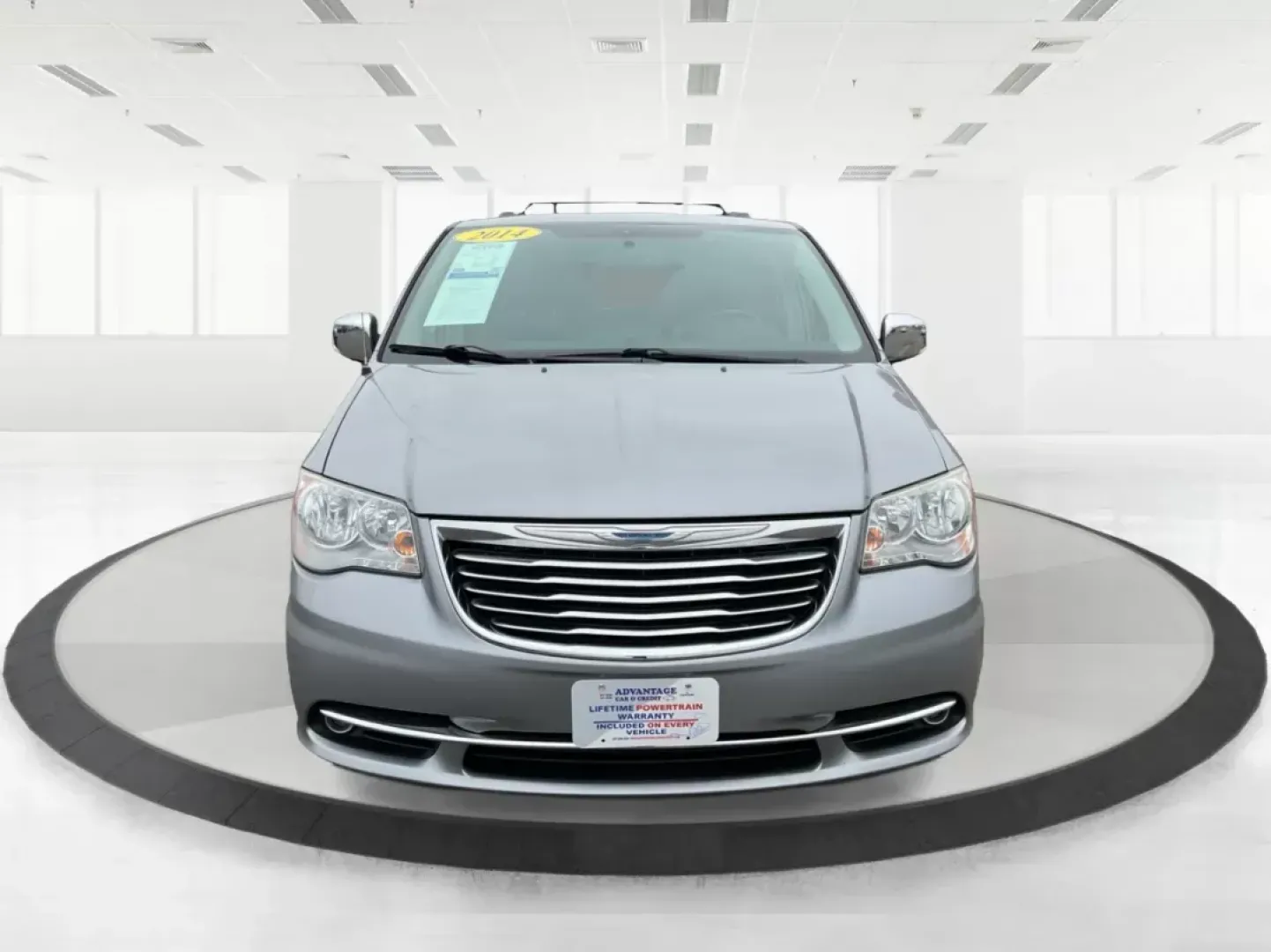2014 Chrysler Town and Country Touring-L 30th Anniversary (2C4RC1CG7ER) with an Pentastar 3.6L V-6 DOHC engine, located at 1184 Kauffman Ave, Fairborn, OH, 45324, (937) 908-9800, 39.807072, -84.030914 - 2014 Chrysler Town and Country Touring-L 30th Anniversary - Photo#7