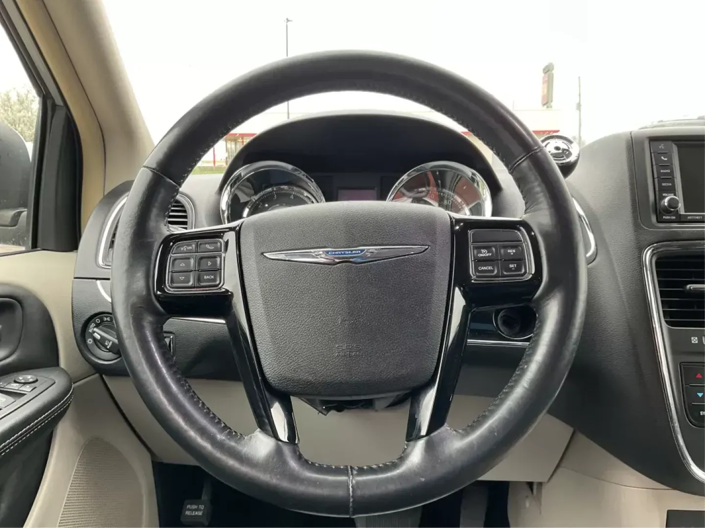 2014 Chrysler Town and Country Touring-L 30th Anniversary (2C4RC1CG7ER) with an Pentastar 3.6L V-6 DOHC engine, located at 1184 Kauffman Ave, Fairborn, OH, 45324, (937) 908-9800, 39.807072, -84.030914 - 2014 Chrysler Town and Country Touring-L 30th Anniversary - Photo#15